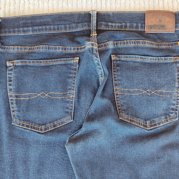 Lucky Brand Sweet-n-Straight "Like New" - Picture 8 of 13